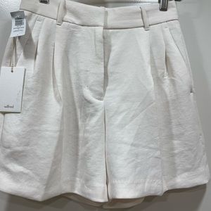 Wilfred Effortless Short 5” Size 2. New with Tags Colour Light Birch